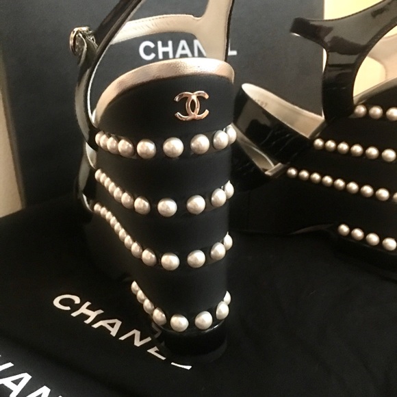 CHANEL platform-wedge sandal - Picture 2 of 7